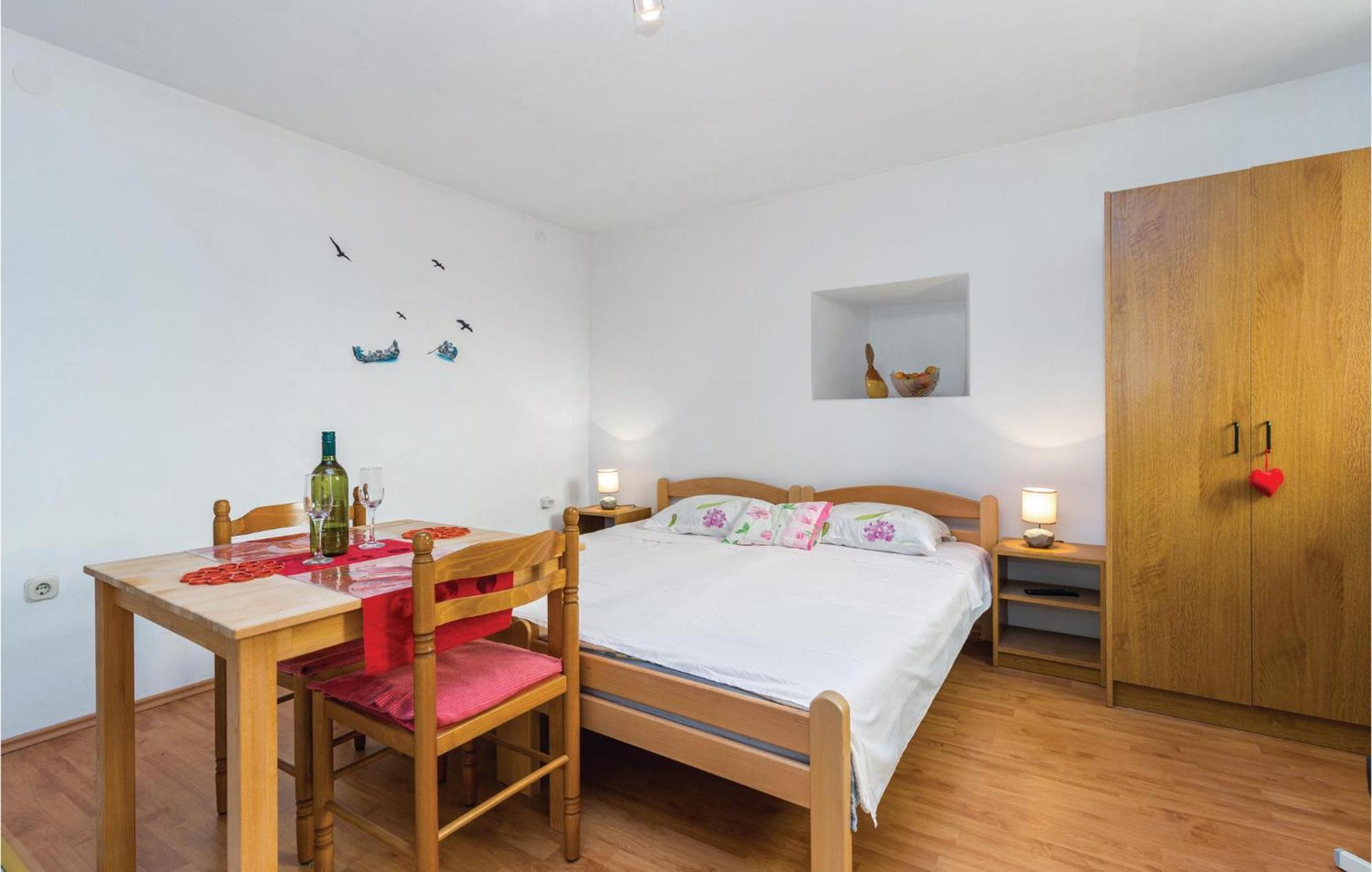 Stunning Apartment In Bakar With Kitchen エクステリア 写真